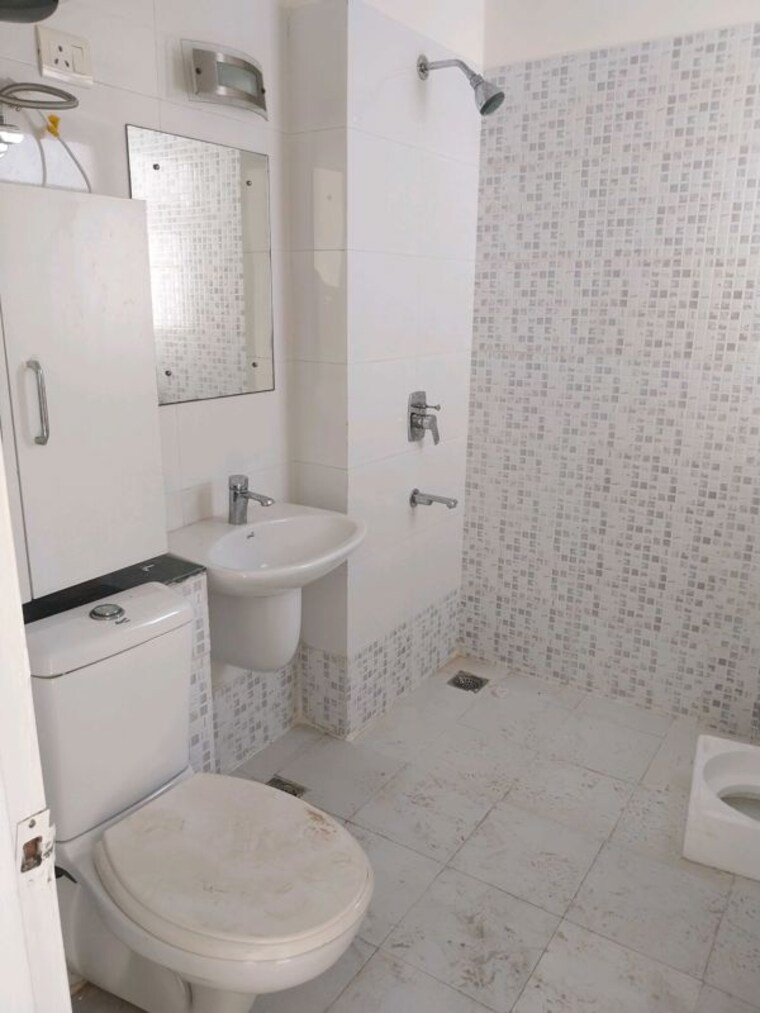 Bathroom, chd-avenue-71 3.5 Bedroom 1485 Sq.Ft. Apartment In Sector 71 Gurgaon 9991214