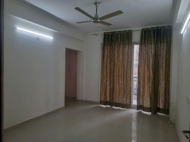 Room, amrapali-heartbeat-city 3 Bedroom 1735 Sq.Ft. Apartment In Sector 107 Noida 9991413