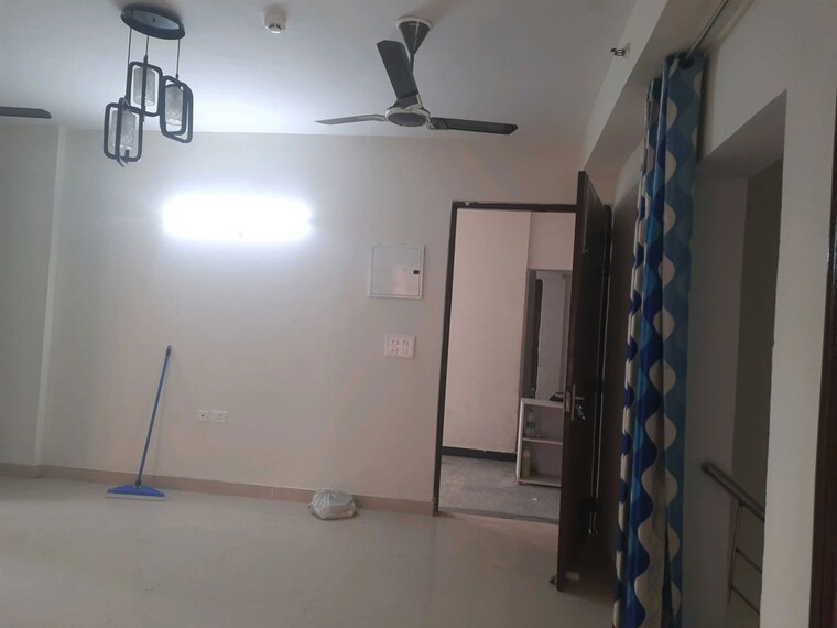 Room, amrapali-heartbeat-city 3 Bedroom 1735 Sq.Ft. Apartment In Sector 107 Noida 9991413