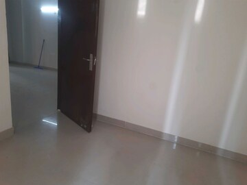 Room in 3 BHK Apartment at Amrapali Heartbeat City, Sector 107 – for Rent