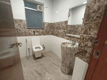 Bathroom in 3.5 BHK Apartment at Parsvnath Exotica, Sector 53 – for Rent