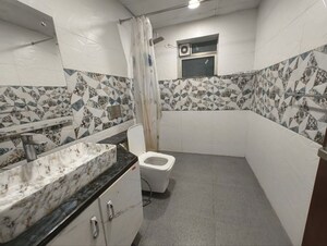 Team Area in 3.5 BHK Apartment at Parsvnath Exotica, Sector 53 – for Rent