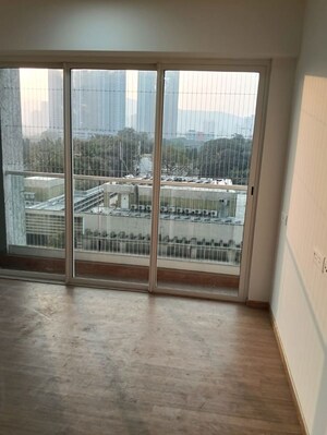 Room in 2 BHK Apartment at Indiabulls One Indiabulls, Pokhran Road No Two – for Rent