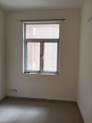 Room in 3 BHK Apartment at Mahagun Mywoods, Sector 16c Greater Noida – for Rent