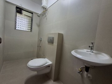 Bathroom in 3 BHK Apartment at Ashish Swapnalok Towers, Goregaon East – for Rent