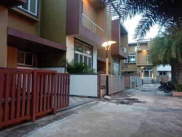 Parking in 4 BHK Independent House at Meerapur Basahi – for Sale
