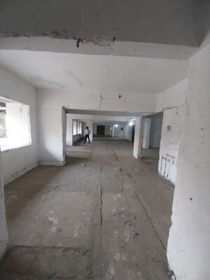  Showroom For Sale in Pali Hill