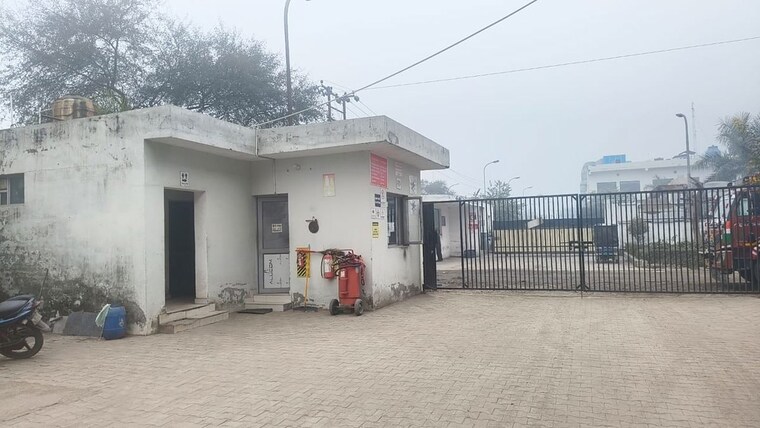  Parking, sidcul Commercial Warehouse 11500 Sq.Ft. In Sidcul Haridwar 9989812