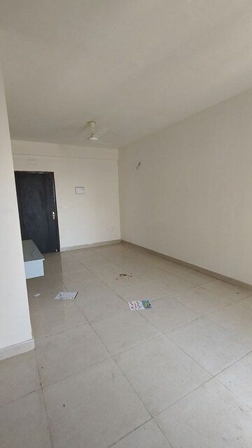 Room in 2 BHK Apartment at Signature Global Proxima Phase 2, Sector 89 – for Rent