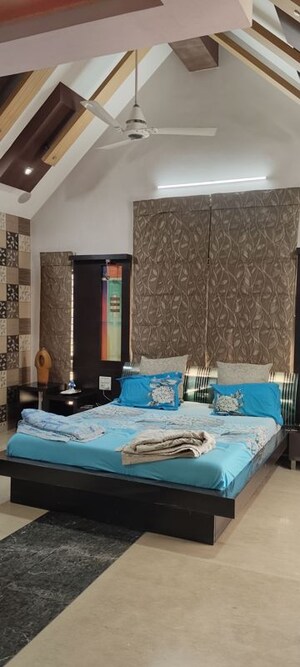 Bedroom in 5 BHK Villa at Thaltej – for Sale