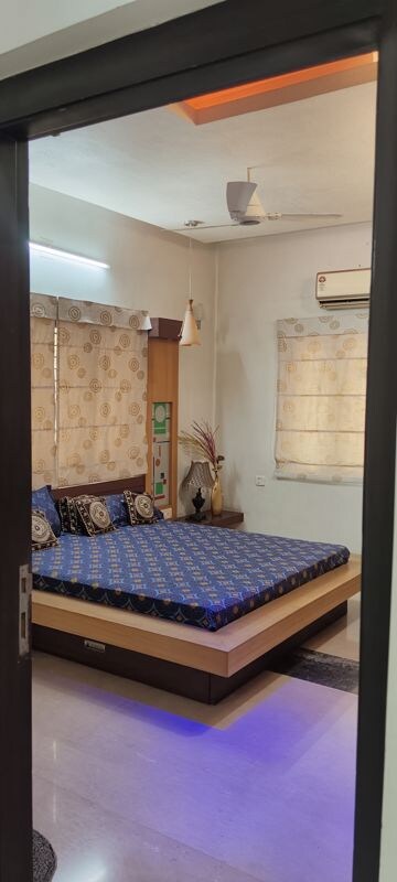 Bedroom in 5 BHK Villa at Thaltej – for Sale