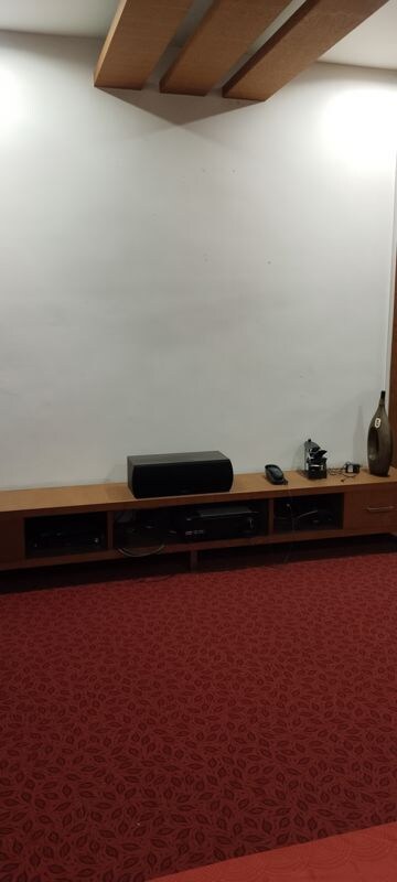 Furnished Amenities in 5 BHK Villa at Thaltej – for Sale