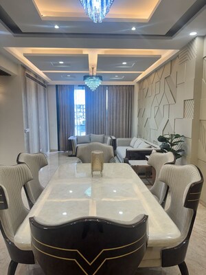 Team Area in 3 BHK Builder Floor at Sector 65 – for Sale