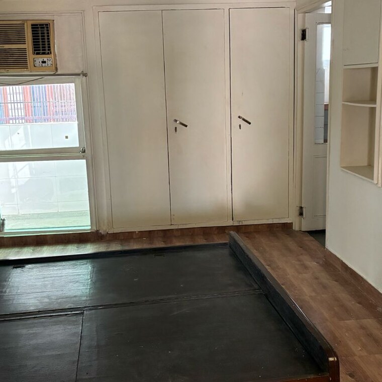 Room, the-nest-noida 3 Bedroom 300 Sq.Ft. Independent House In Sector 31 Noida 9991904