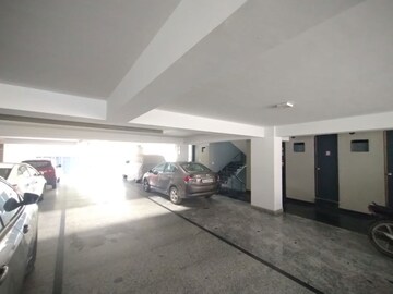 Parking in 1 BHK Apartment at South Extension I – for Rent