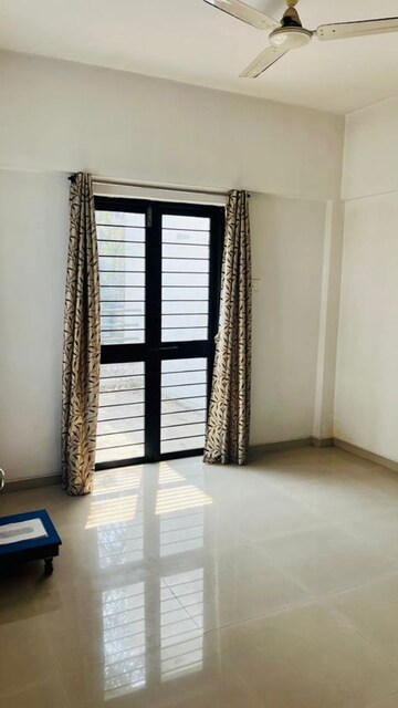 Room in 2 BHK Apartment at Ovhal Spring, Pimple Nilakh – for Rent