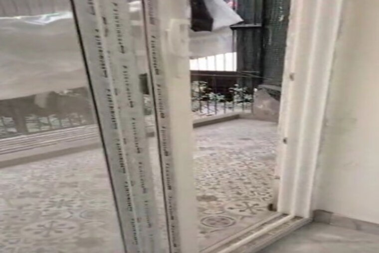 Balcony, sainik colony 3 Bedroom 150 Sq.Yd. Builder Floor In Sainik Colony Faridabad 9991998