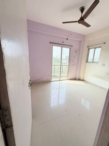 Room in 2 BHK Apartment at Makarba – for Rent