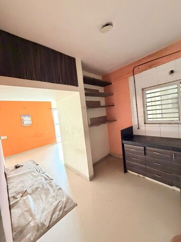 Team Area in 2 BHK Apartment at Makarba – for Rent