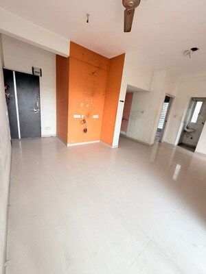 2 BHK Apartment For Rent in Makarba