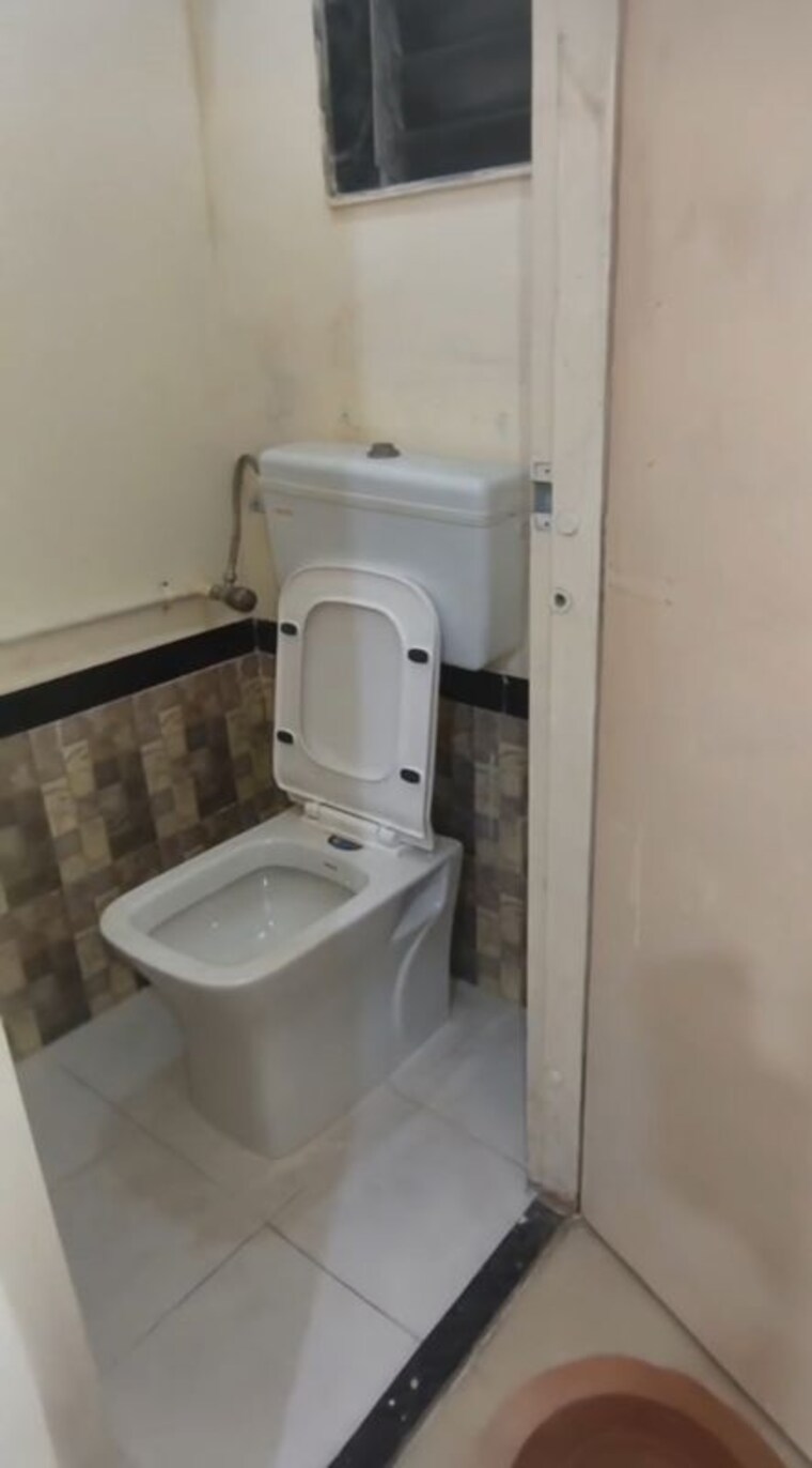 Bathroom, alhad-chs-dadar 1 Bedroom 225 Sq.Ft. Apartment In Dadar West Mumbai 9992321