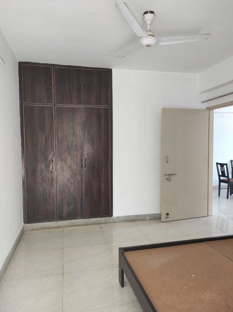 Room, morabadi 3 Bedroom 1250 Sq.Ft. Apartment In Morabadi Ranchi 9992383