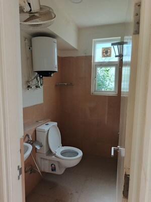 Bathroom in 4 BHK Apartment at Ireo Skyon, Sector 60 – for Sale