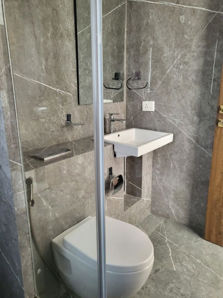 Bathroom, laxman nagar 4 Bedroom 4583 Sq.Ft. Apartment In Laxman Nagar Pune 9992402