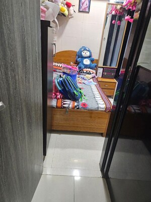 Furnished Amenities in 1 BHK Apartment at Vakola – for Rent