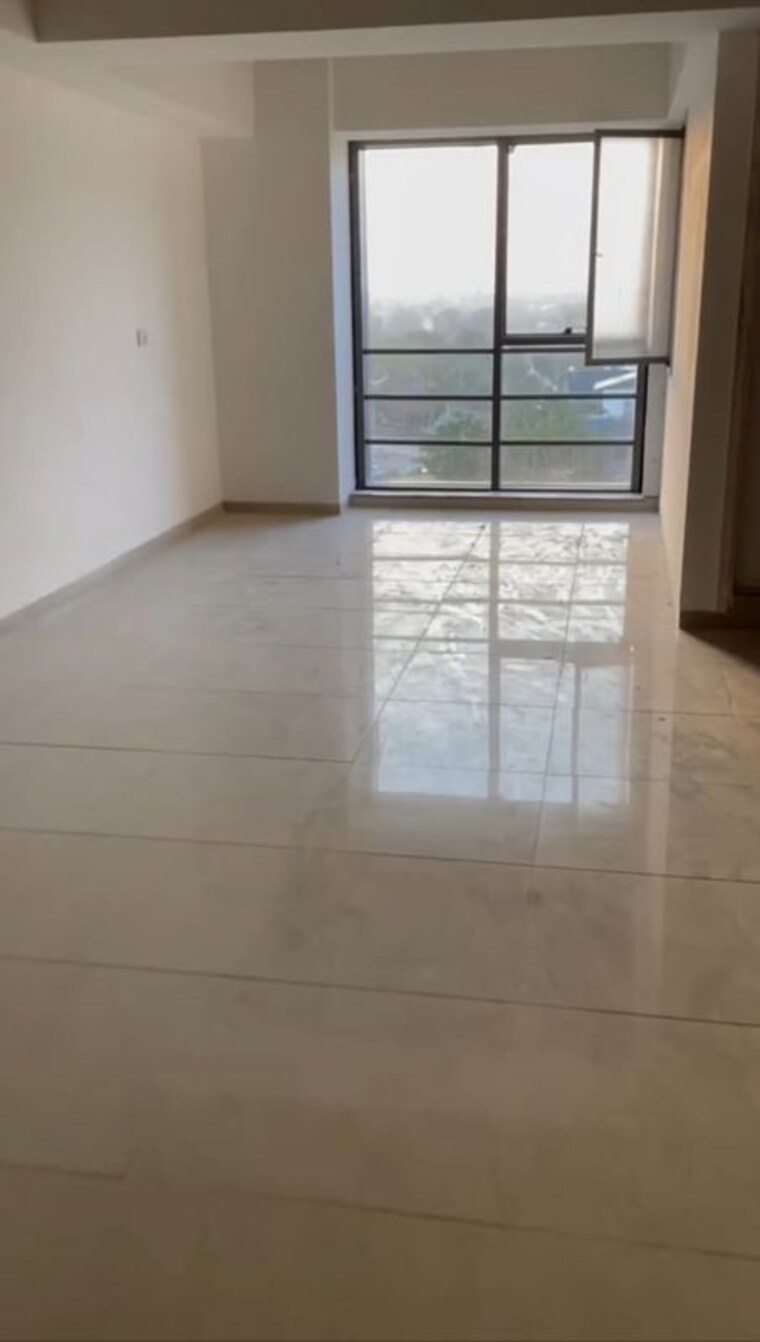 Room, shilp-epitome Commercial Office Space 822 Sq.Ft. In Bodakdev Ahmedabad 9992729
