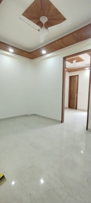 Room in 1 BHK Builder Floor at Saket – for Rent