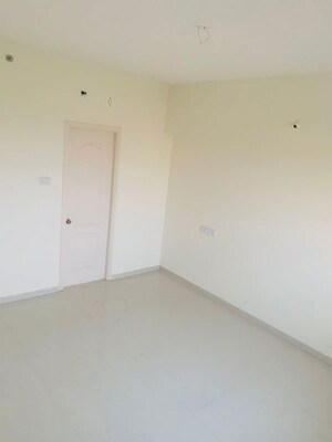 Room in 2 BHK Apartment at Naiknavare Avon Vista Balewadi, Balewadi – for Rent