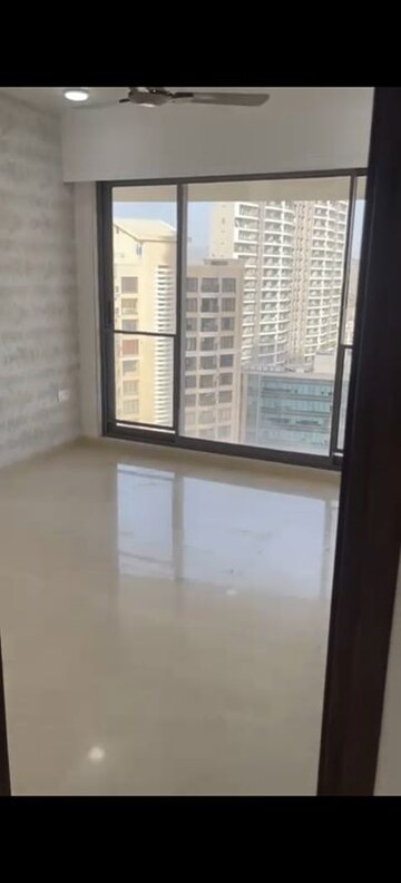 Room in 3 BHK Apartment at The Park Residency Andheri, Andheri West – for Rent