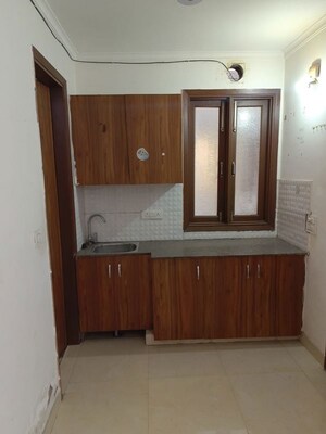 Room in 1 BHK Builder Floor at Saket – for Rent