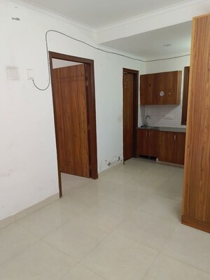 Room in 1 BHK Builder Floor at Saket – for Rent