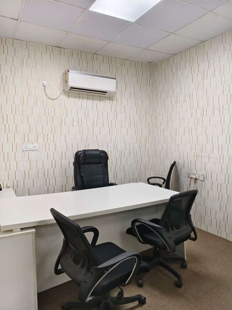 Team Area, sector 63 Commercial Office Space 2700 Sq.Ft. In Sector 63 Noida 9992698