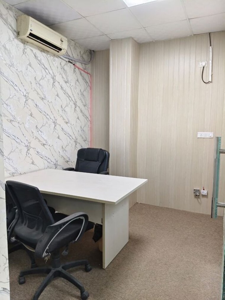Team Area, sector 63 Commercial Office Space 2700 Sq.Ft. In Sector 63 Noida 9992698