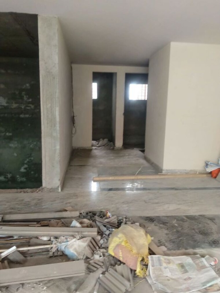  Parking, naraina industrial area phase 1 Commercial Shop 3400 Sq.Ft. In Naraina Industrial Area Phase 1 Delhi 9992751