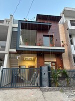 4 BHK + Pooja Room,Servant Room 165 Sq.Yd. Independent House in Sector 126