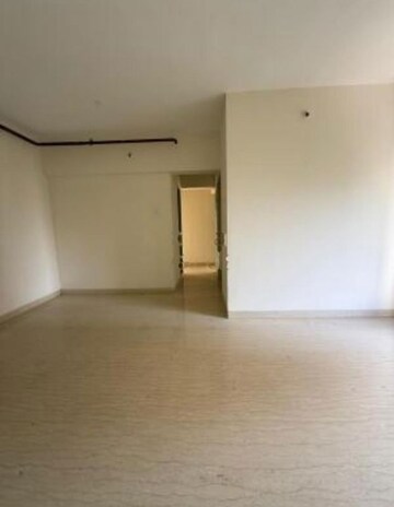 Room in 2 BHK Apartment at Vardhman Grandeur, Andheri West – for Rent