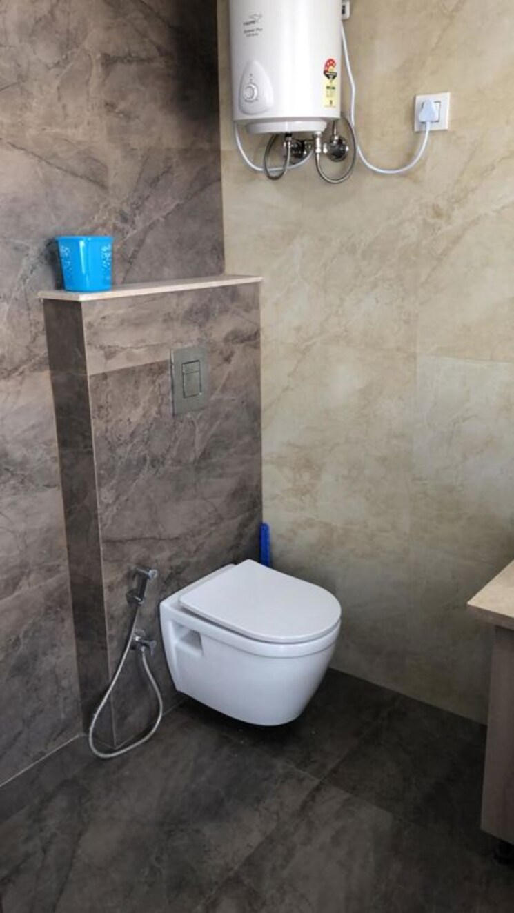 Bathroom, sector 14 4 Bedroom 250 Sq.Yd. Builder Floor In Sector 14 Gurgaon 9992872