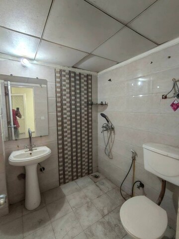 Master Bedroom in 2 BHK Apartment at Gaur City 7th Avenue, Sector 4 Greater Noida – for Rent