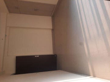 Furnished Amenities in 1 BHK Apartment at Amrapali Dream Valley – for Rent