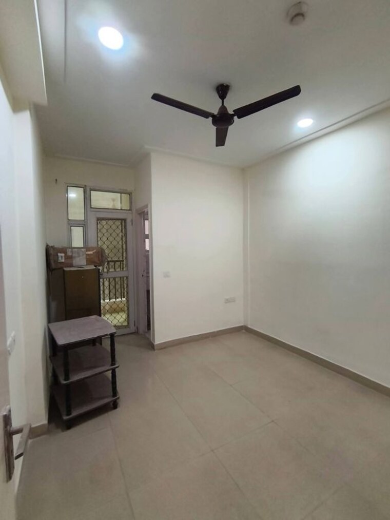Room, gaur-city-2-12th-avenue 3 Bedroom 1320 Sq.Ft. Apartment In Sector 16c Greater Noida Greater Noida 9992920