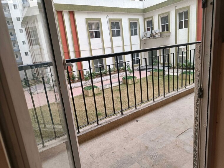 Balcony, amrapali dream valley 2 Bedroom 805 Sq.Ft. Apartment In Amrapali Dream Valley Greater Noida 9992929
