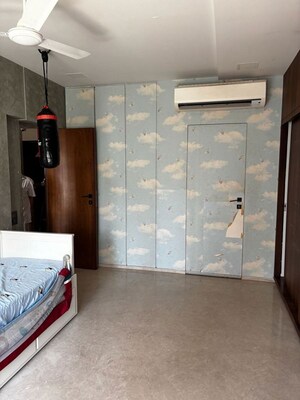 Bedroom in 2 BHK Apartment at Khar West – for Rent