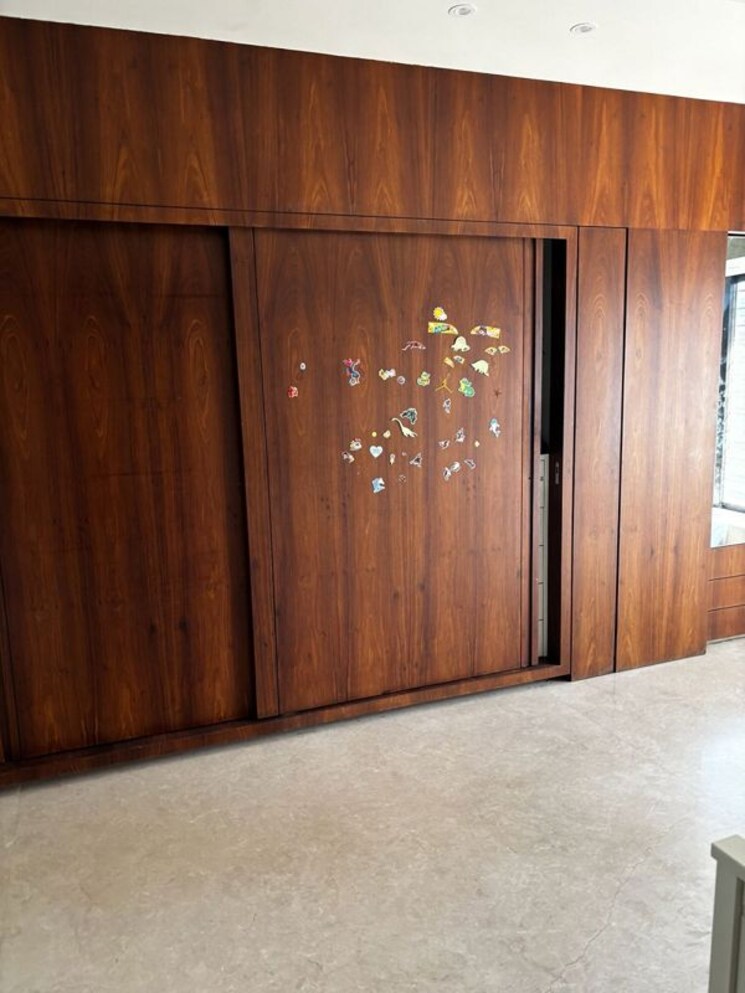 Room, khar west 2 Bedroom 700 Sq.Ft. Apartment In Khar West Mumbai 9992940