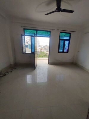Room in 2 BHK Builder Floor at Mayur Vihar 1 – for Rent
