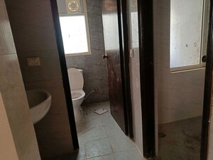 Building Lobby in 2.5 BHK Apartment at Amrapali Dream Valley – for Rent