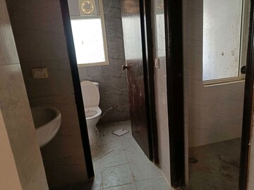 Building Lobby in 2.5 BHK Apartment at Amrapali Dream Valley – for Rent